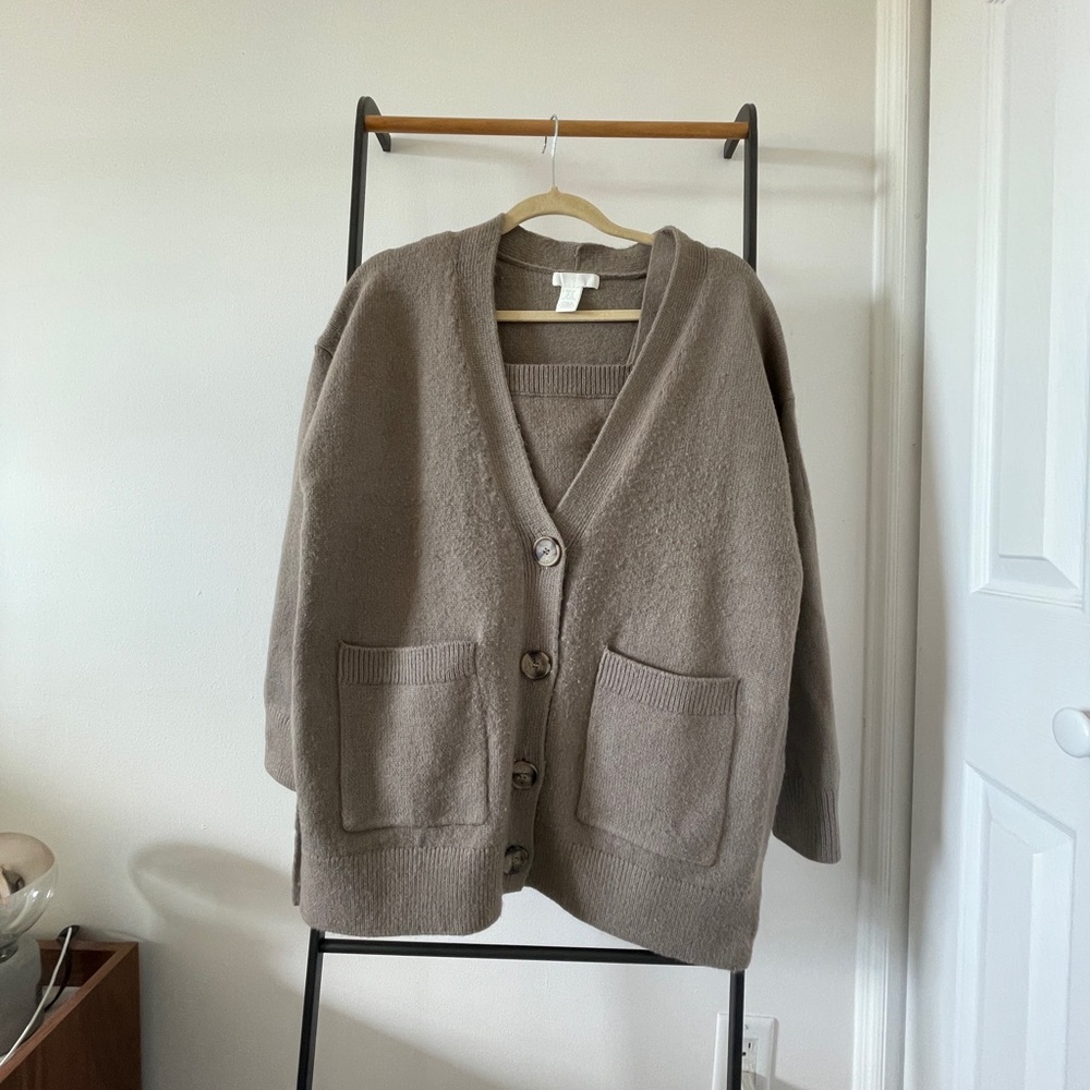 GUC - H&M Knit Set (Boxy Knit Cardigan with Cropped Knit Top)
